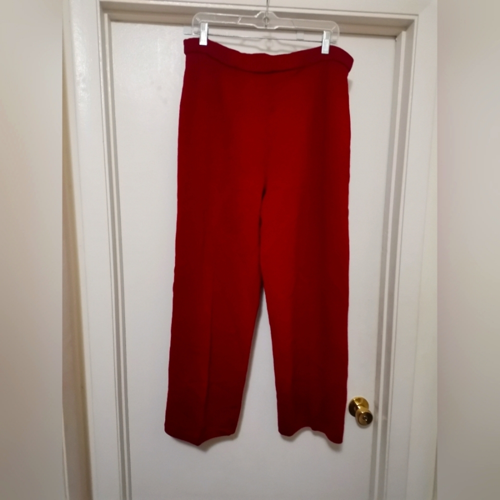 St. John Collection Vintage Red Knit   Pants